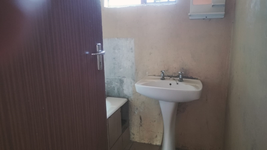 3 Bedroom Property for Sale in Kagisanong Free State